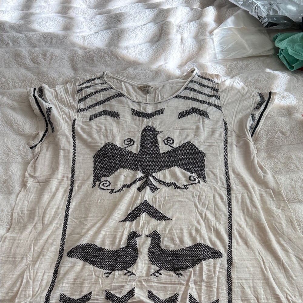Lucky Brand Cream T-Shirt with Black Stitching